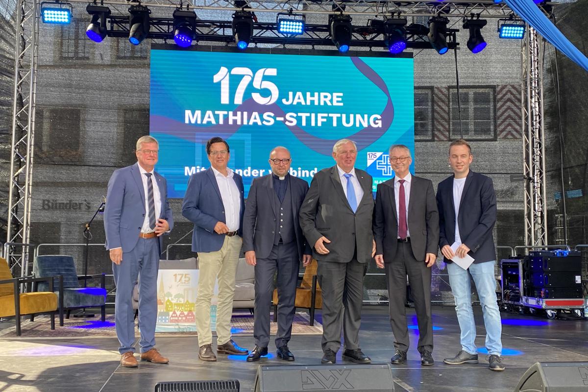 Buntes Geburtstags-Fest in der guten Stube