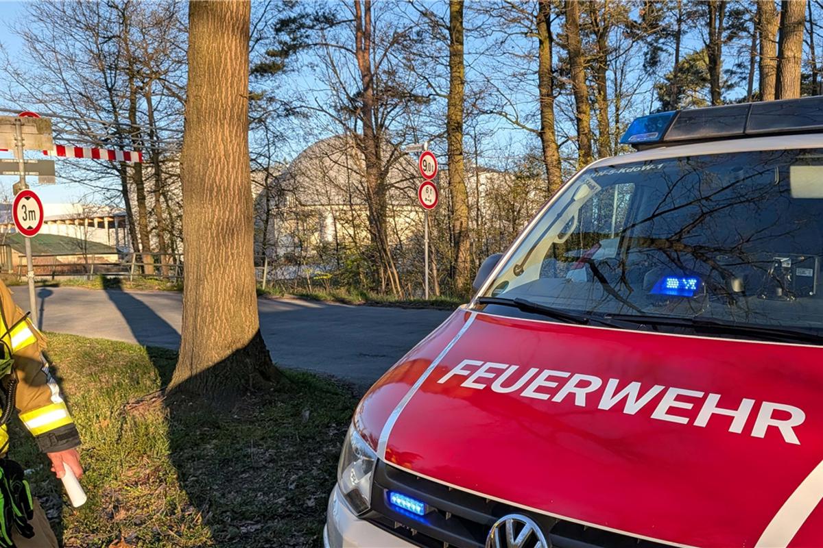 Feuerwehr birgt Schädel aus Dortmund-Ems-Kanal