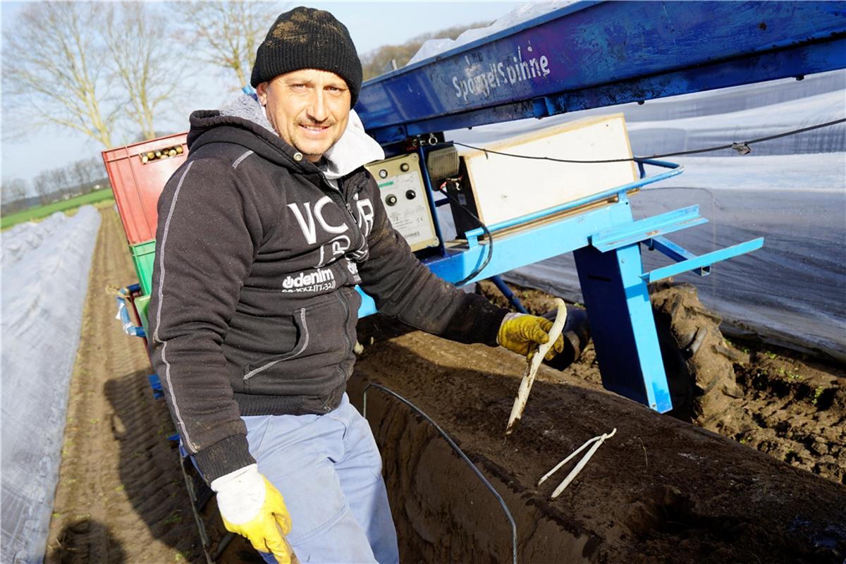 Erster Spargel passend zu Ostern
