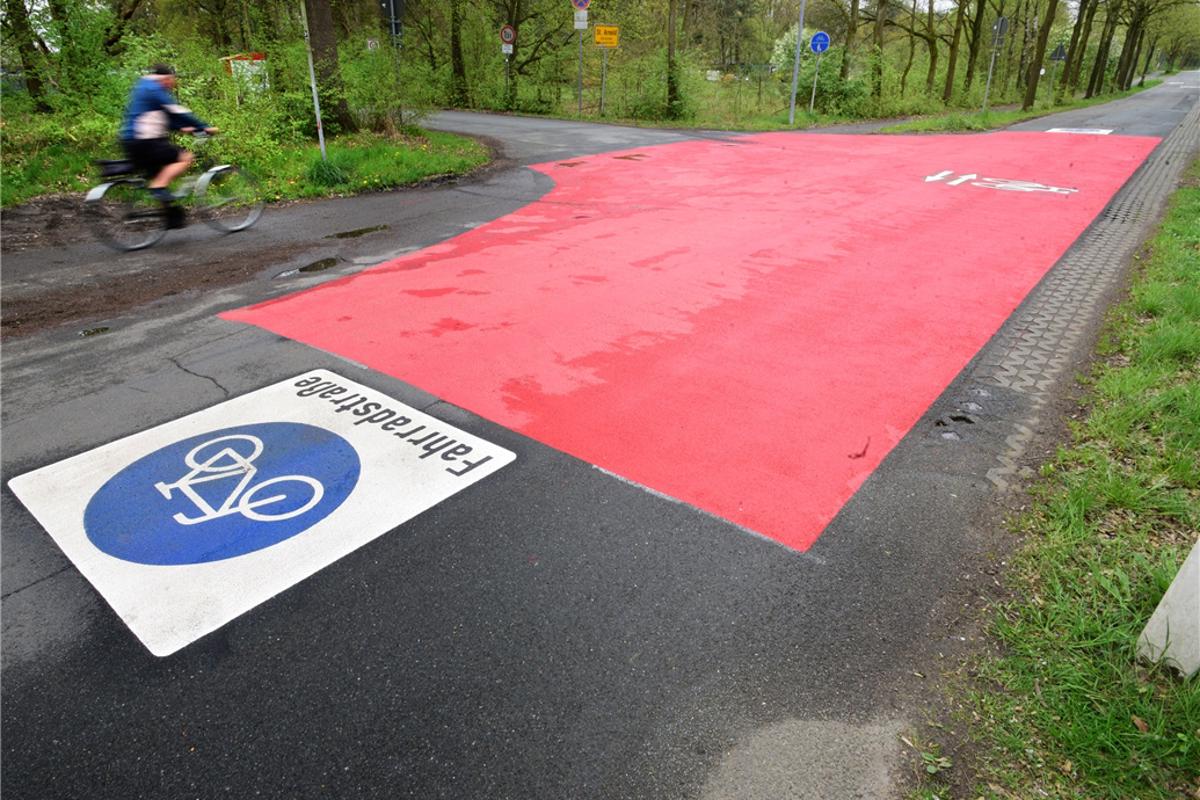 Continued priority for bicycles