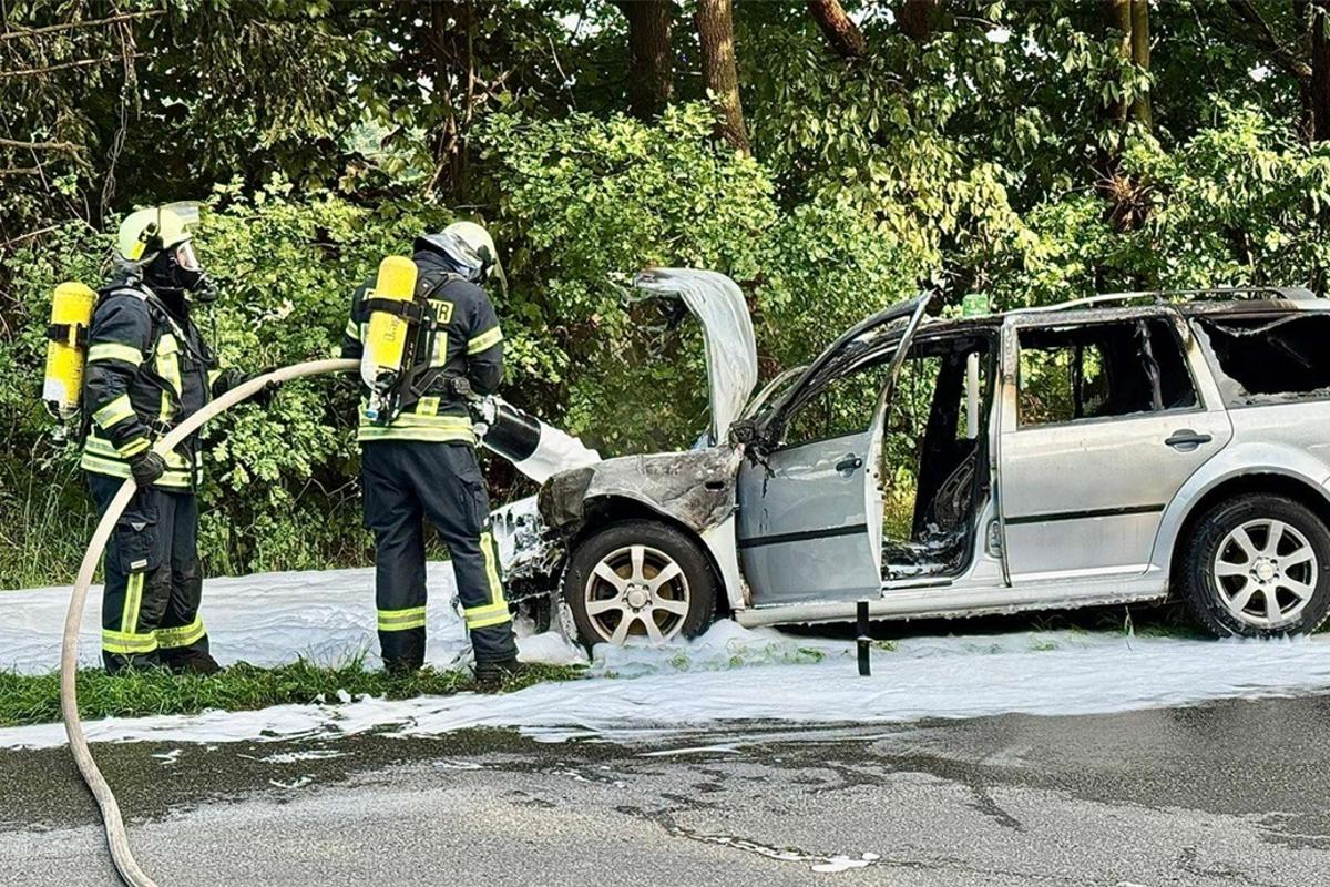 B70: Auto geht in Flammen auf