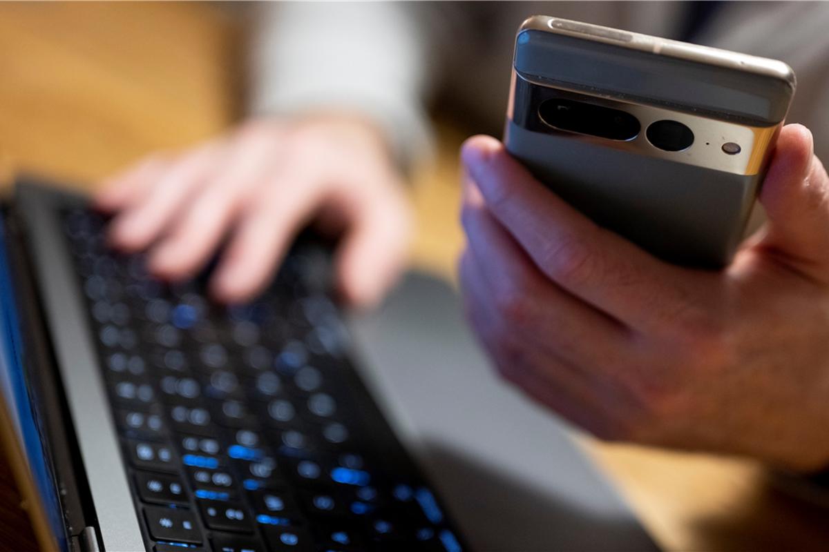 Online fraud: Delivery driver prevents worse