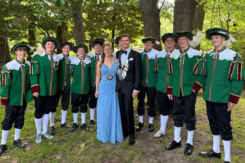 Die Garde versammelte sich mit Königspaar Frederik Ott und Mara Hedicke zum Erinnerungsfoto.