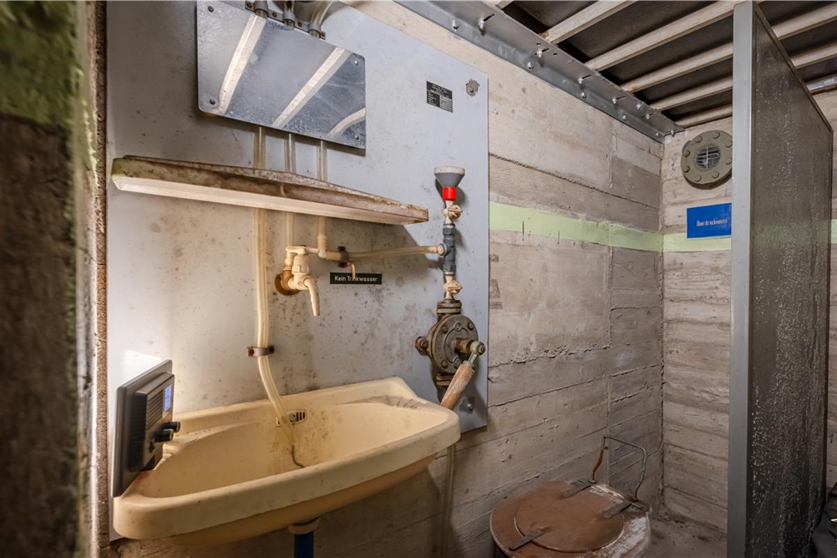 Hinein in versteckte Bunker