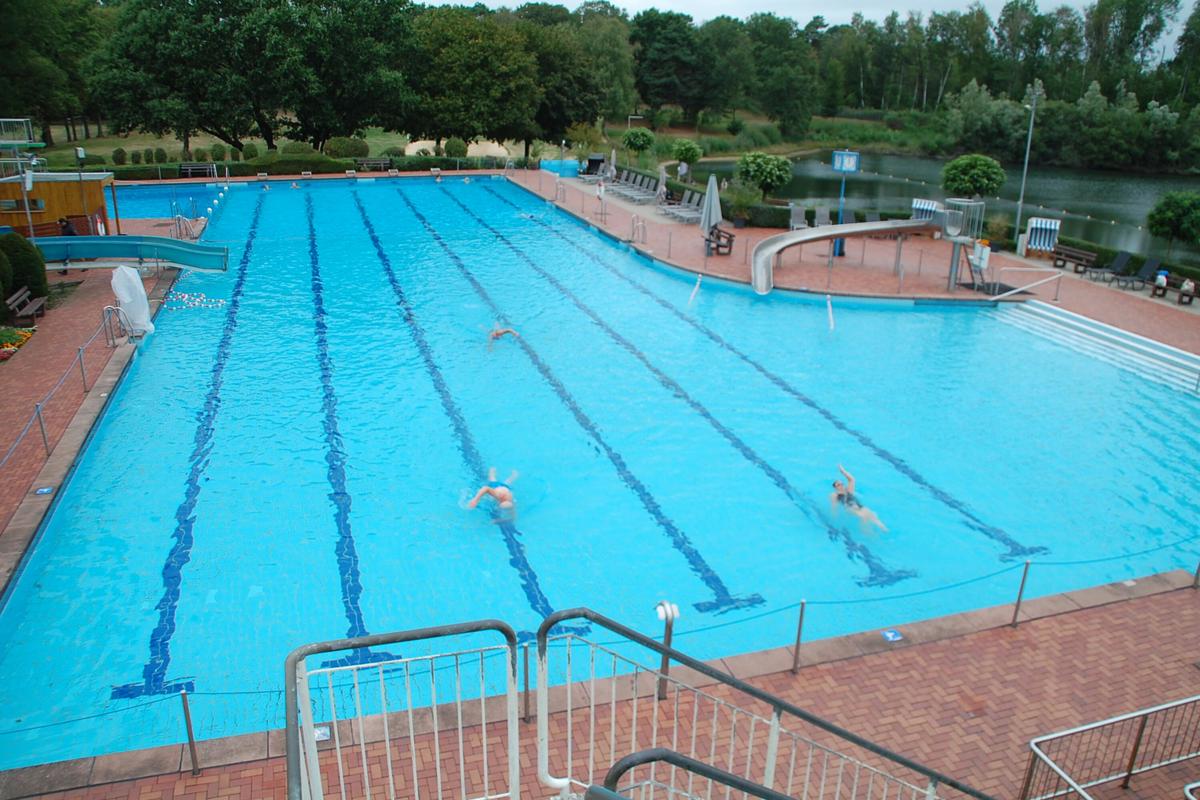 Outdoor swimming pool breaks the 50,000 mark