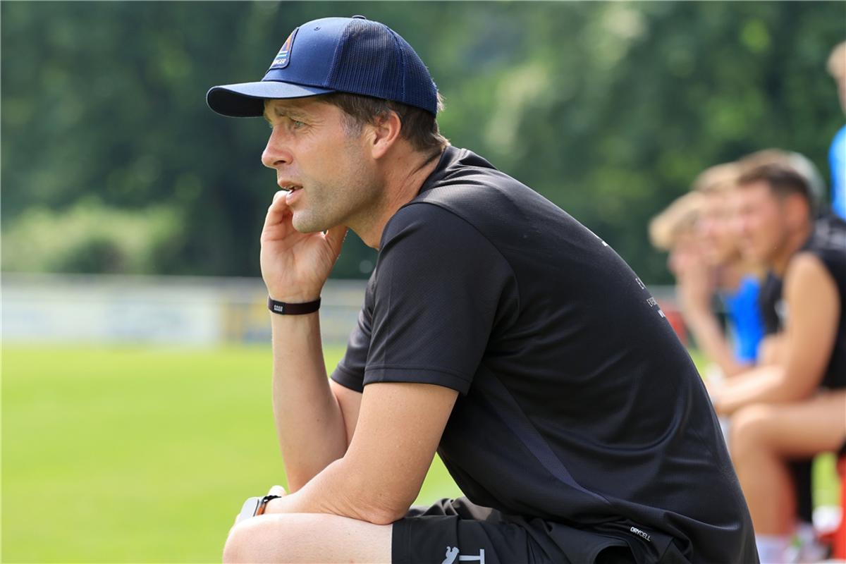 Gute Wünsche vom SVB freuen 05-Trainer Apke