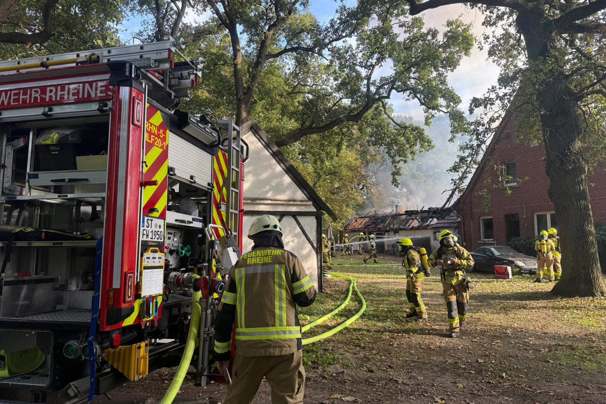 Bauernhofscheune in Rodde in Vollbrand