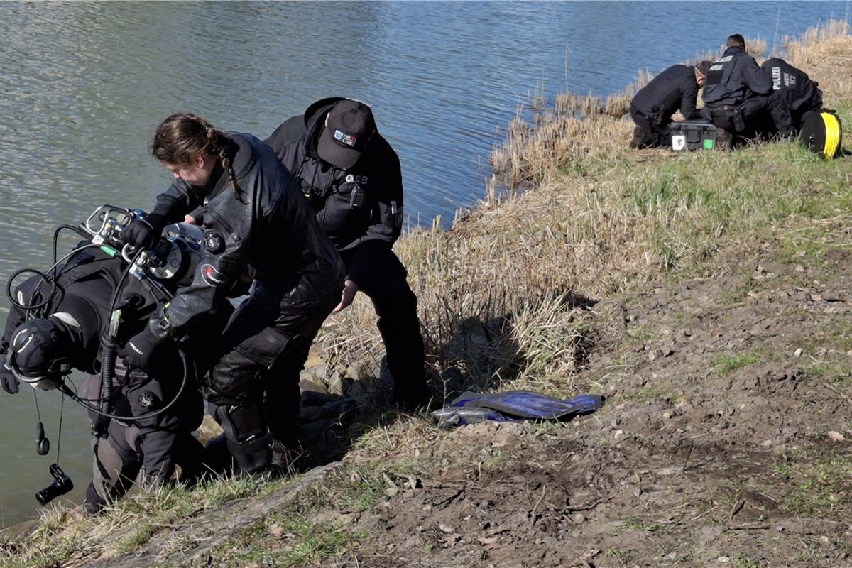 Taucher suchen nach weiteren Leichenteilen